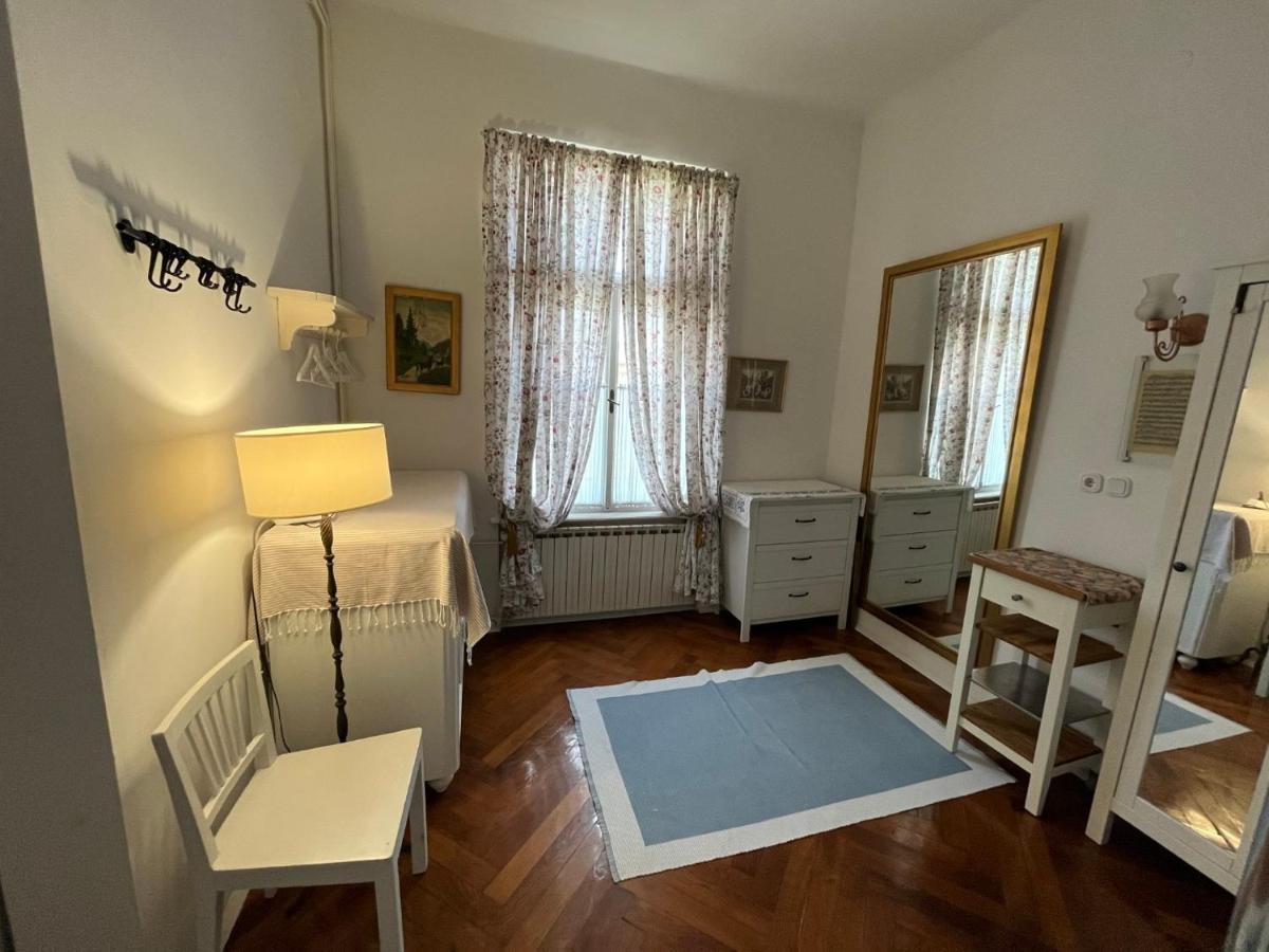 Guest House Ilicki Plac Загреб Екстериор снимка